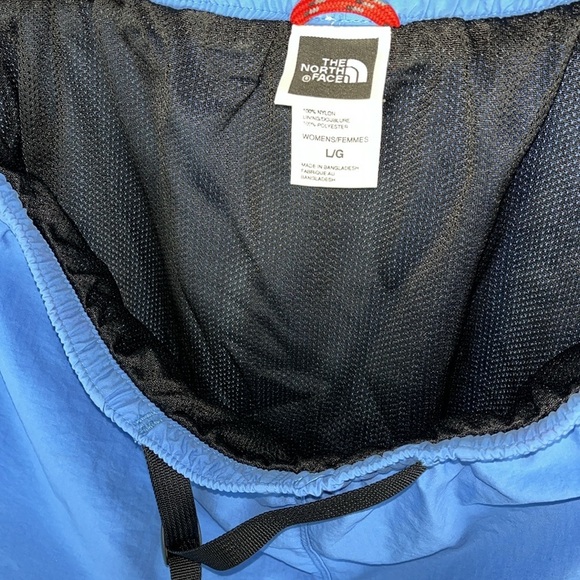 The North Face WOMEN'S belted lined shorts pockets Sz Lg in blue - Picture 10 of 11